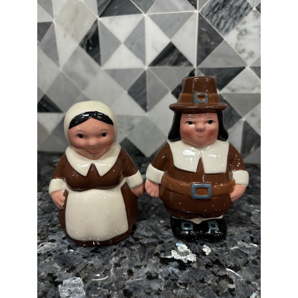 Publix Supermarket The Pilgrim Pair Thanksgiving Salt & Pepper Shakers Set 2004